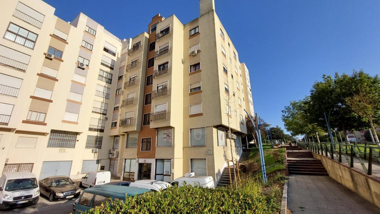 Apartmán Enjoy Lisbon Cascais Sintra 1200 Metres To Metro Blue Line Sintra Rail Line Free Parking Amadora Exteriér fotografie